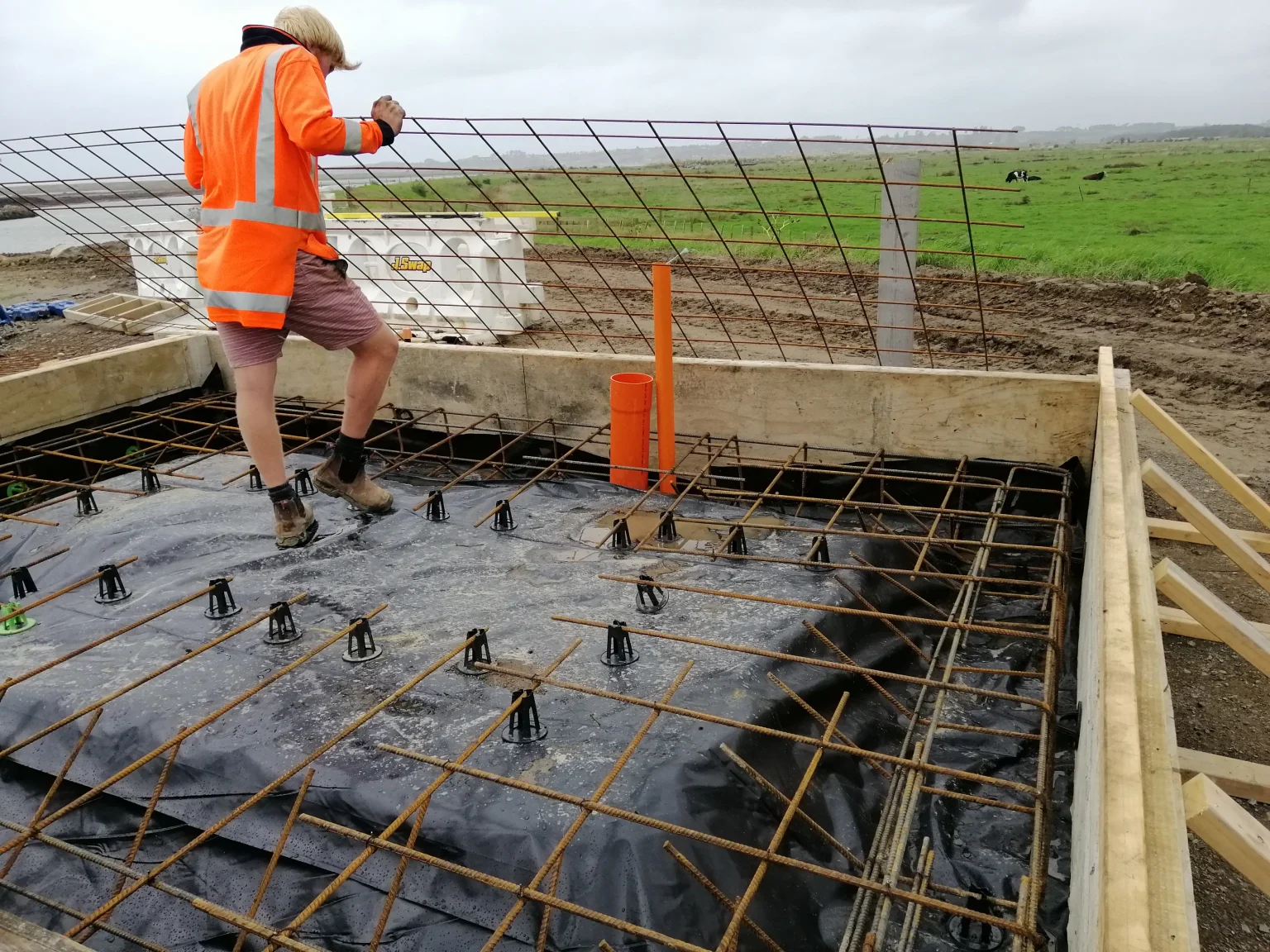 pump shed steel mesh placement- SGBuilders